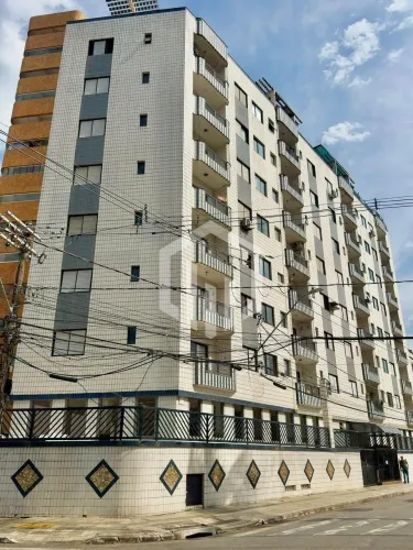 Apartamento de 2 quartos com suíte, sacada, vista livre, perto da praia e do centro comerc