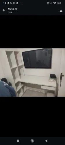 Escrivaninha com nichos