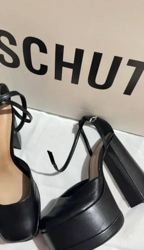 VENDE SANDÁLIA SCHUTZ 