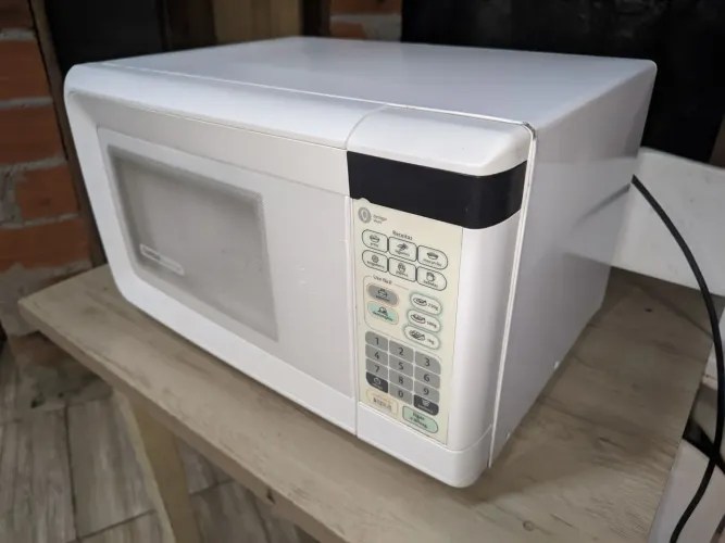 Microondas Cónsul 26L funcionando perfeitamente.