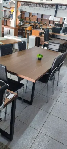 Mesa de reunião com 6 cadeiras nova