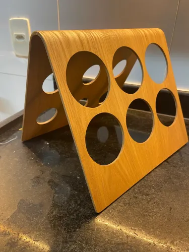 Adega de Mesa em Madeira Curvada - Porta-Vinhos Moderno (6 Garrafas)