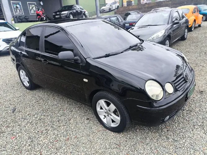 Volkswagen Polo Sed./sed. Comf. 2.0/2.0 Flex 8V 4P 2005