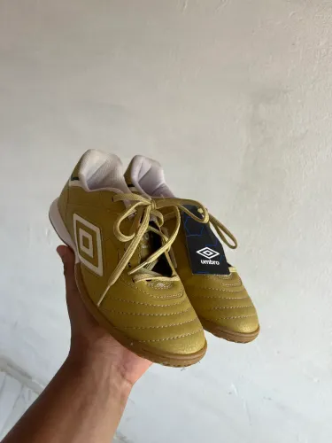 CHUTEIRA DA UMBRO SPECIALI ||| LEAGUE