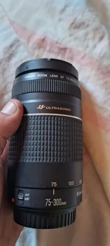 Canon- Lente 75-300mm