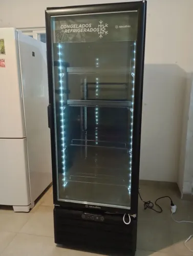 Freezer Conservador Metalfrio Vertical dupla ação (freezer ou geladeira)
