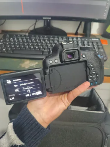 Câmera Canon EOS-T6i em perfeitas condições