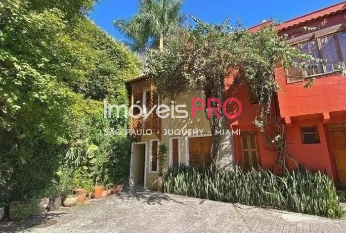 Linda casa de vila no Jardim Paulistano !