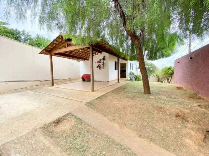 Casa térrea na Pampulha Trevo 3 vagas 3 quartos