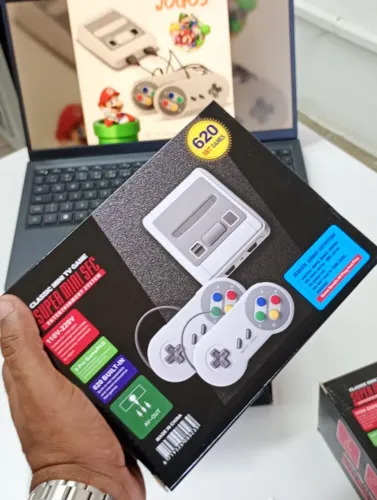 Nitendinho 2 Controles 620 jogos na memória.