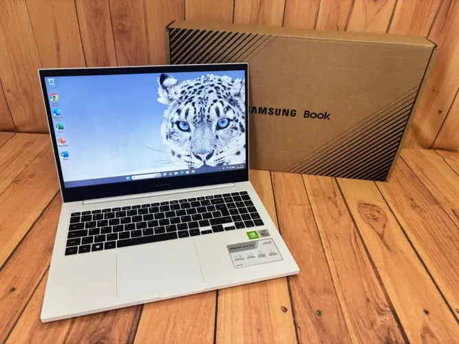 Notebook Samsung Book X40 i5 10ª Geração, Placa Dedicada / SSD 480GB / Garantia