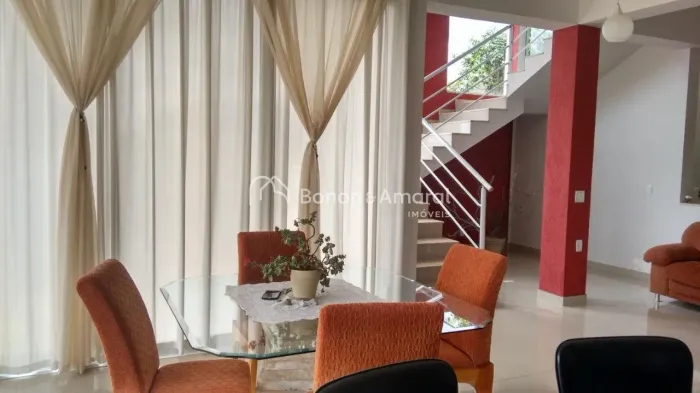 Sobrado à venda em condomínio fechado em Valinhos - Vista incrível e contato com a naturez