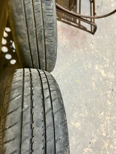 Calhas e pneu duas da Fiat aro 14