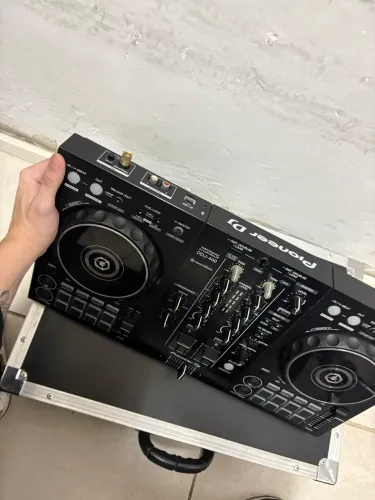 MESA DE DJ CONTROLADORA (PIONEER DJ DDJ400) C/CASE E CABO