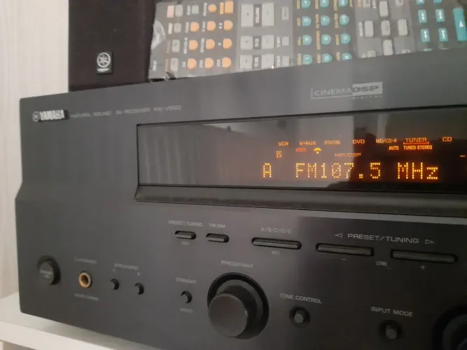 Receiver Yamaha RX-V550 em excelente estado