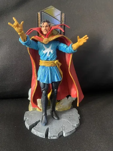 Boneco Action Figure Doutor Estranho (Classic Comics) - Marvel Legends Serie