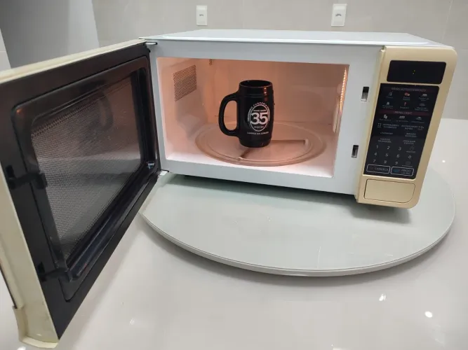 Microondas 30 litros 220v Excelente estado