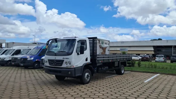 Caminhão 3/4 disponível para transporte 