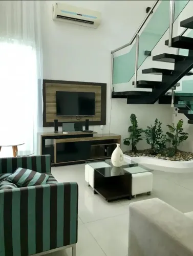 100% Mobiliado no Condominio Forest Hill c/ 4 Quartos sendo 3 Suítes / Porteira Fechada