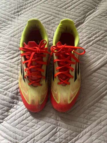 Vendo chuteira de trava ADIDAS F50 LEAGUE