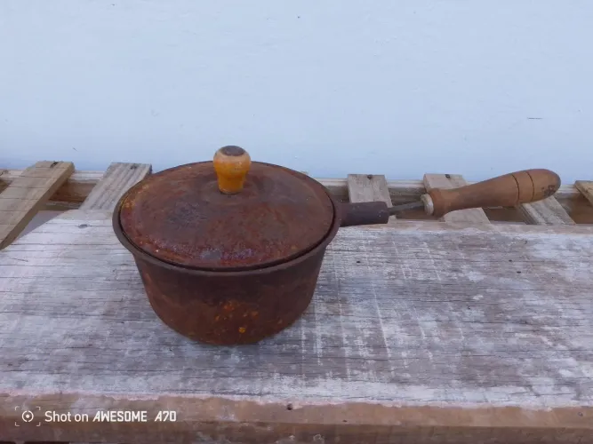 Panela de ferro pequena