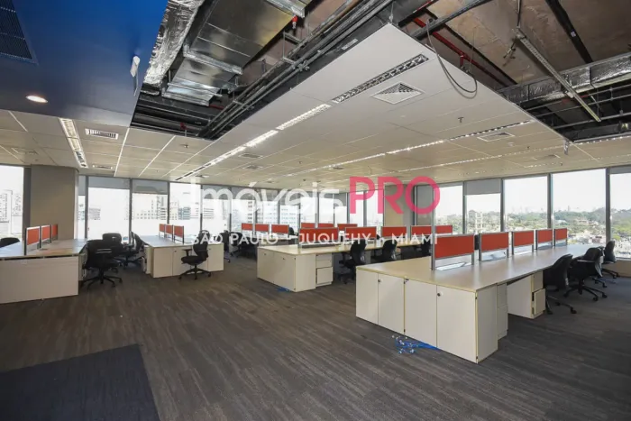 Laje corporativo de alto padrão disponível para locação 1.873,21m² pronta pra uso na Chucr