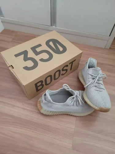Tênis Yeezy Boost 350 tamanho 44