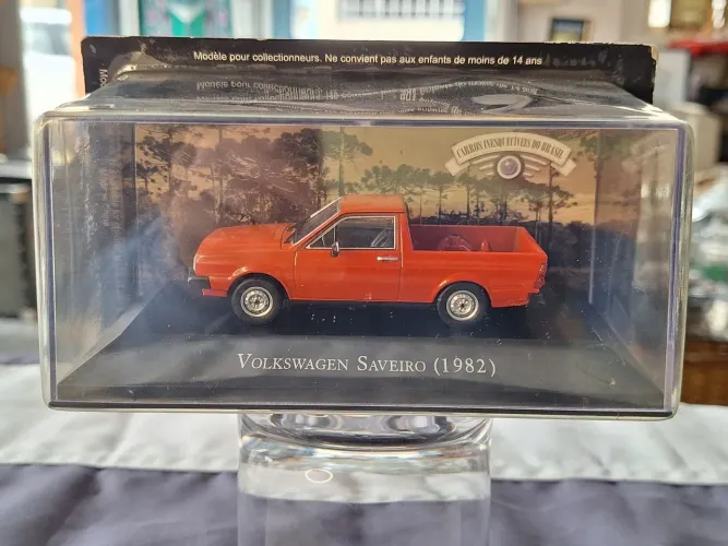 Miniatura Volkswagen Saveiro 1982 da coleção Carros Inesquecíveis do Brasil