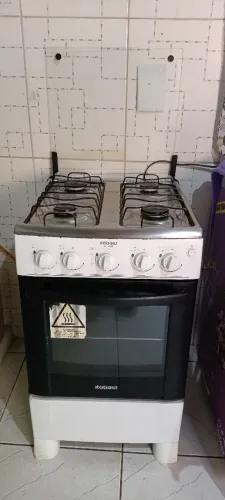 Fogão Itatiaia 4 bocas funcionando