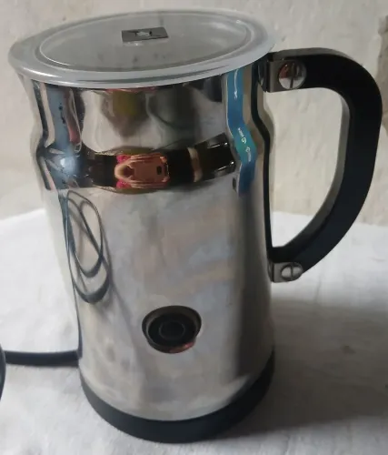 Copo espumador de Leite aerocino nespresso com defeito