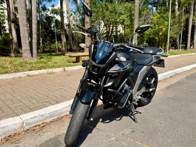 FZ25 único dono, sem detalhes