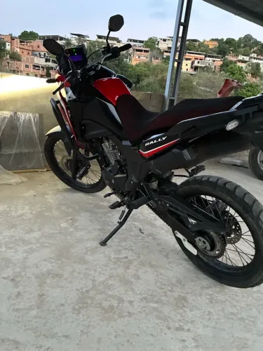 Sahara 300 . Moto muito nova