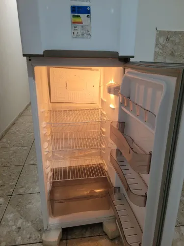 Geladeira esmaltec 