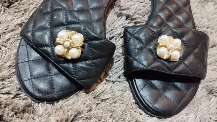 Vendo rasteirinha Arezzo original couro legítimo 38