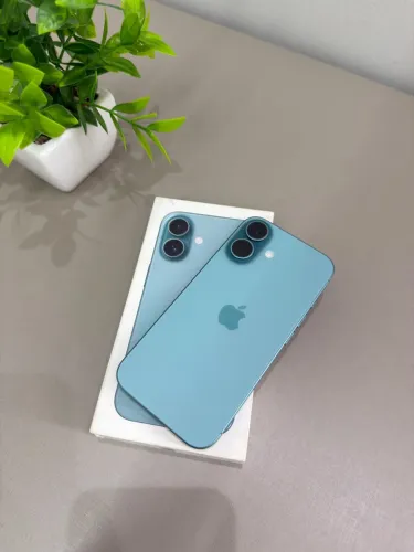 iPhone 16