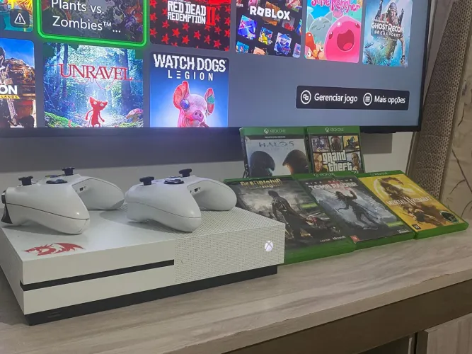 XBOX ONE S c/ 1 CONTROLE