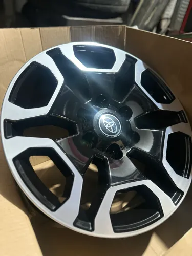 Roda original Hilux, aro 18! Nova!