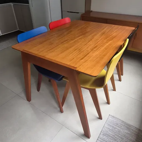 Conjunto Mesa e Cadeiras CasaTema