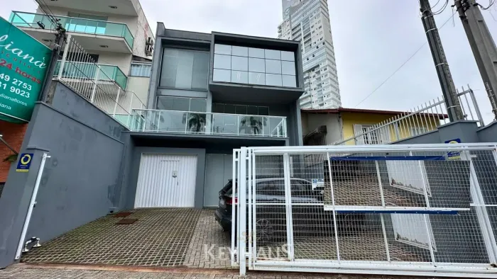 Prédio Comercial | 526 m² | Bairro Fazenda - Itajaí