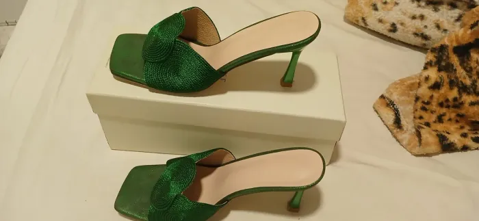 Sandália Mule Verde MOTF Premium - Bico Quadrado e Detalhe Trançado