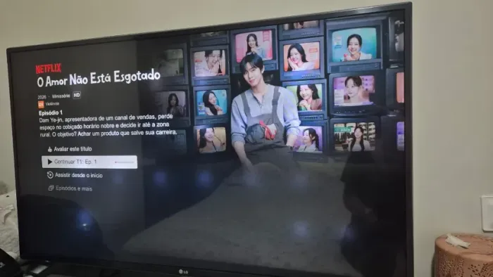 Smart TV LG 42" - Leds precisam ser trocados. Óculos 3D de brinde