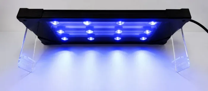 Luminária para aquário marinho.