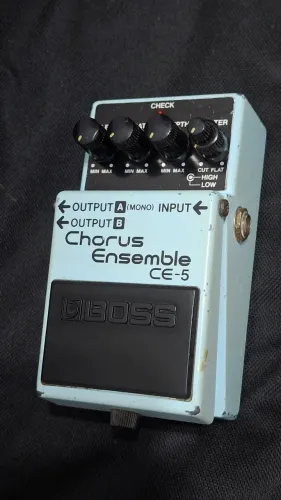Pedal Boss Chorus Ensemble CE-5 perfeito estado