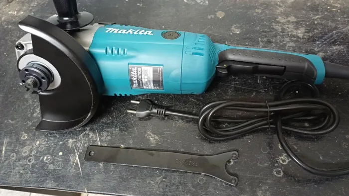 Vendo Esmerilhadeira Makita GA *Wts