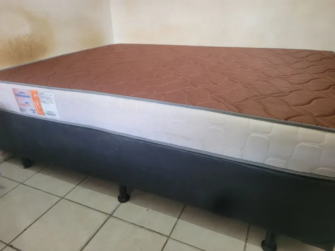 Colchão D28 Anatomic 138 x 188 + Box pouco usado (300,00)