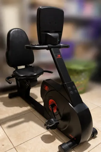 Bicicleta hergométrica horizontal 367GX, Linha Premium da Embreex