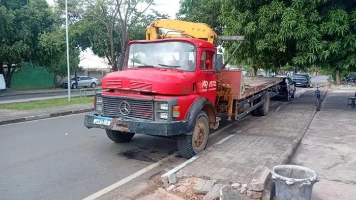 Caminhão Mercedes MB 1113