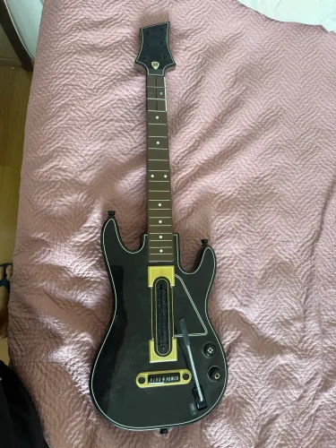 Guitarra Guitar Hero Live (Apenas o Controle - Sem Dongle/Receptor)?