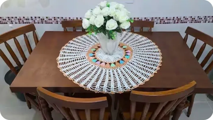 Mesa de Jantar de Madeira 1,35m x 0,80m com 4 cadeiras
