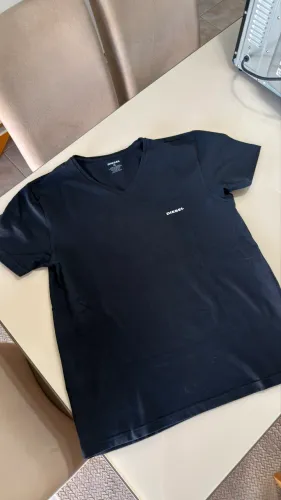 Camiseta gola V Diesel 